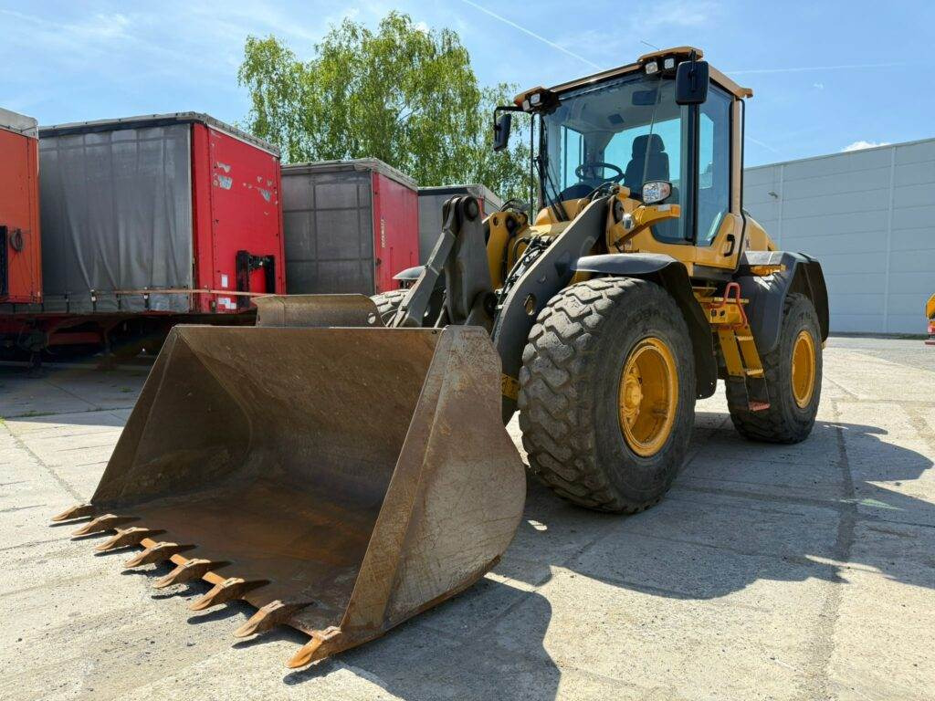 Volvo L60H - Utovarivač na kotačima: slika Volvo L60H - Utovarivač na kotačima Volvo L60H - Utovarivač na kotačima: slika Volvo L60H - Utovarivač na kotačima