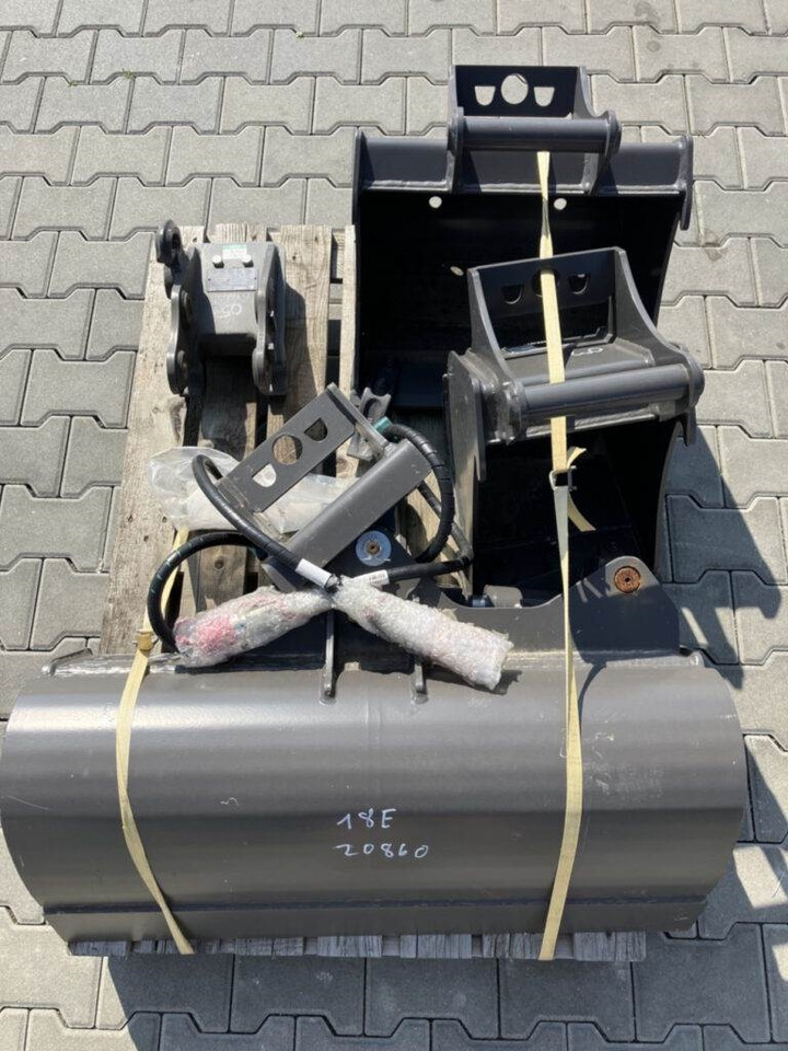 Volvo Löffelset inkl. Schnellwechsler für EC18 - Rovokopač-utovarivač: slika Volvo Löffelset inkl. Schnellwechsler für EC18 - Rovokopač-utovarivač Volvo Löffelset inkl. Schnellwechsler für EC18 - Rovokopač-utovarivač: slika Volvo Löffelset inkl. Schnellwechsler für EC18 - Rovokopač-utovarivač