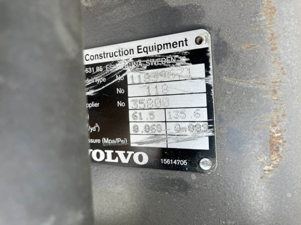 Volvo Tieflöffel mit Zähnen - Festanbau - Rovokopač-utovarivač: slika Volvo Tieflöffel mit Zähnen - Festanbau - Rovokopač-utovarivač Volvo Tieflöffel mit Zähnen - Festanbau - Rovokopač-utovarivač: slika Volvo Tieflöffel mit Zähnen - Festanbau - Rovokopač-utovarivač