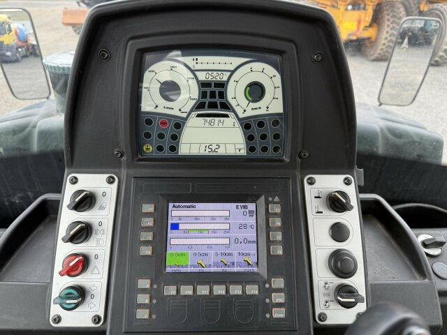 BOMAG BW 174 AP-4 AM Walze 12 Ton *Vibrator *Streuer - Valjak: slika BOMAG BW 174 AP-4 AM Walze 12 Ton *Vibrator *Streuer - Valjak BOMAG BW 174 AP-4 AM Walze 12 Ton *Vibrator *Streuer - Valjak: slika BOMAG BW 174 AP-4 AM Walze 12 Ton *Vibrator *Streuer - Valjak