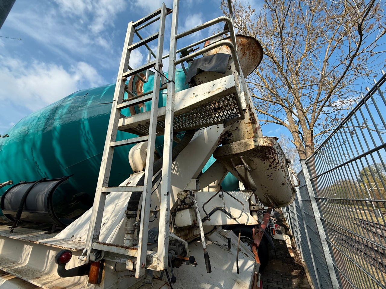 Betonmischer-Auflieger Stetter 10 m³ mit Motor - Automješalica: slika Betonmischer-Auflieger Stetter 10 m³ mit Motor - Automješalica Betonmischer-Auflieger Stetter 10 m³ mit Motor - Automješalica: slika Betonmischer-Auflieger Stetter 10 m³ mit Motor - Automješalica