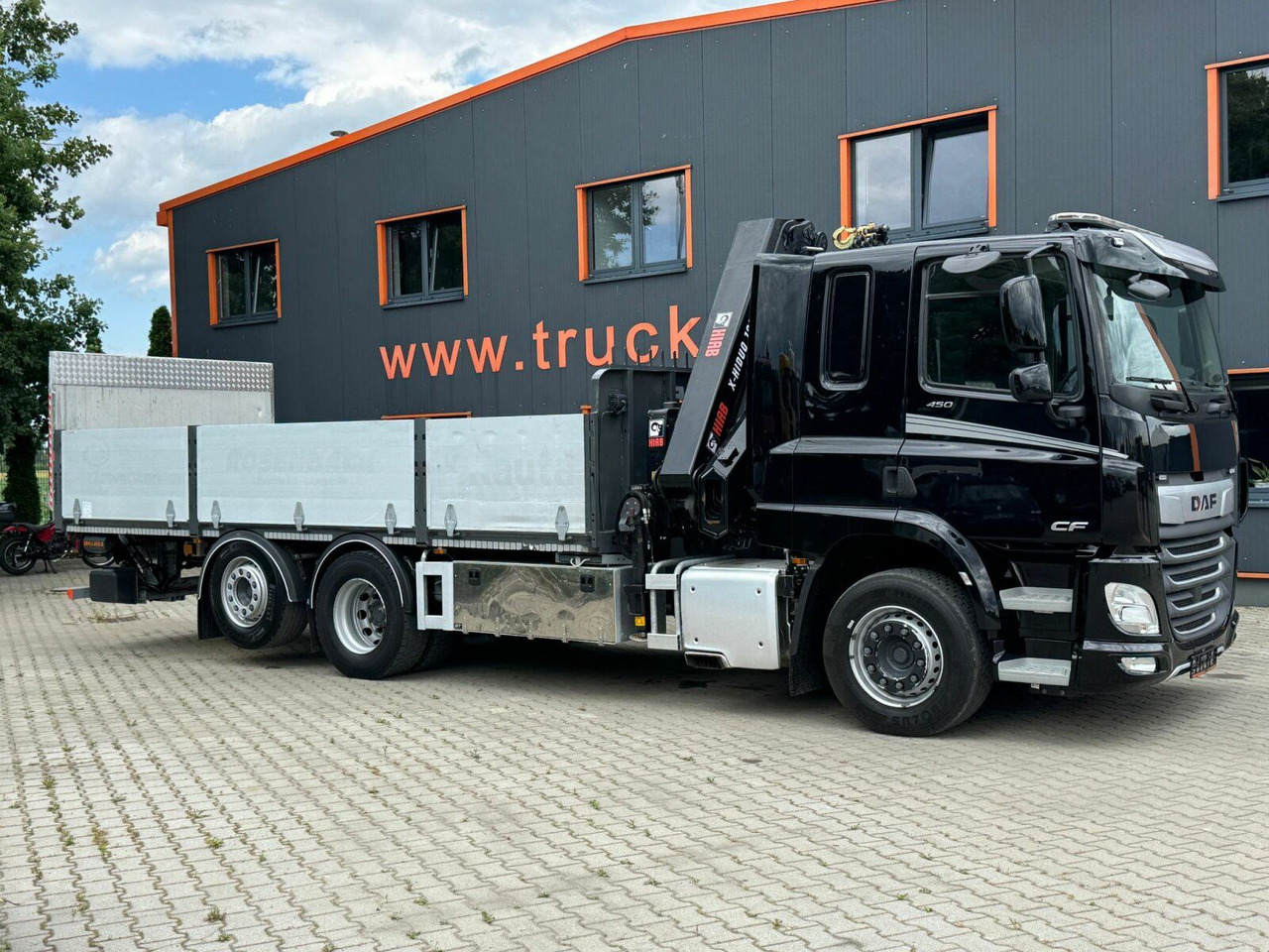 DAF CF 450 FAN 6x2 Pritsche mit Kran HIAB 188 E-6 - Kamion s otvorenim sandukom, Kamion s kranom: slika DAF CF 450 FAN 6x2 Pritsche mit Kran HIAB 188 E-6 - Kamion s otvorenim sandukom, Kamion s kranom DAF CF 450 FAN 6x2 Pritsche mit Kran HIAB 188 E-6 - Kamion s otvorenim sandukom, Kamion s kranom: slika DAF CF 450 FAN 6x2 Pritsche mit Kran HIAB 188 E-6 - Kamion s otvorenim sandukom, Kamion s kranom