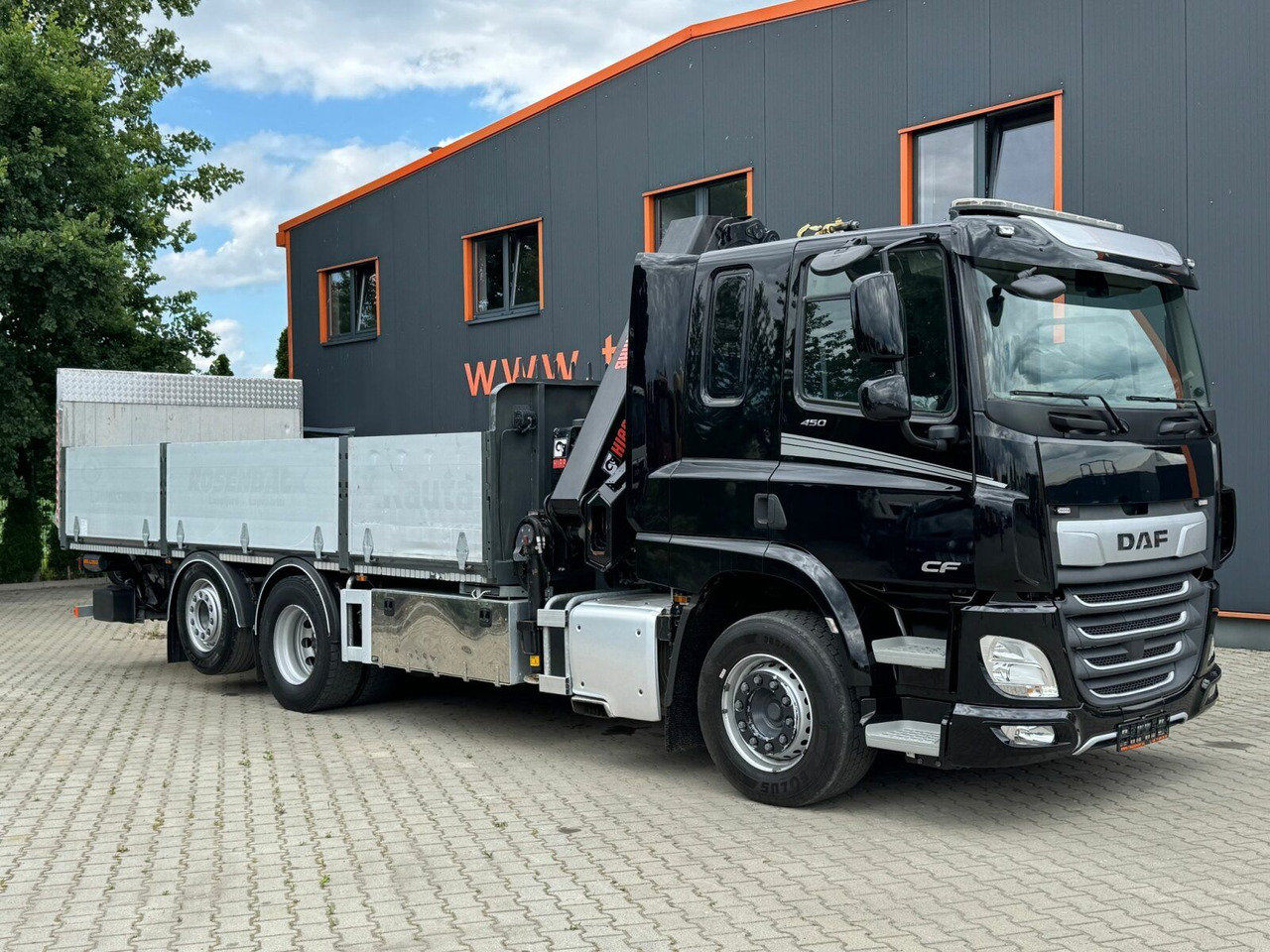 DAF CF 450 FAN 6x2 Pritsche mit Kran HIAB 188 E-6 - Kamion s otvorenim sandukom, Kamion s kranom: slika DAF CF 450 FAN 6x2 Pritsche mit Kran HIAB 188 E-6 - Kamion s otvorenim sandukom, Kamion s kranom DAF CF 450 FAN 6x2 Pritsche mit Kran HIAB 188 E-6 - Kamion s otvorenim sandukom, Kamion s kranom: slika DAF CF 450 FAN 6x2 Pritsche mit Kran HIAB 188 E-6 - Kamion s otvorenim sandukom, Kamion s kranom