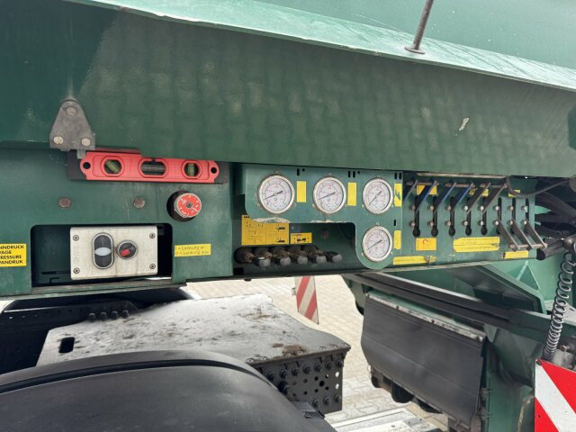 Faymonville STBZ-6VA Tieflader 4+2 Achse + Schwerlast *83 T - Poluprikolica s niskim utovarivačem: slika Faymonville STBZ-6VA Tieflader 4+2 Achse + Schwerlast *83 T - Poluprikolica s niskim utovarivačem Faymonville STBZ-6VA Tieflader 4+2 Achse + Schwerlast *83 T - Poluprikolica s niskim utovarivačem: slika Faymonville STBZ-6VA Tieflader 4+2 Achse + Schwerlast *83 T - Poluprikolica s niskim utovarivačem