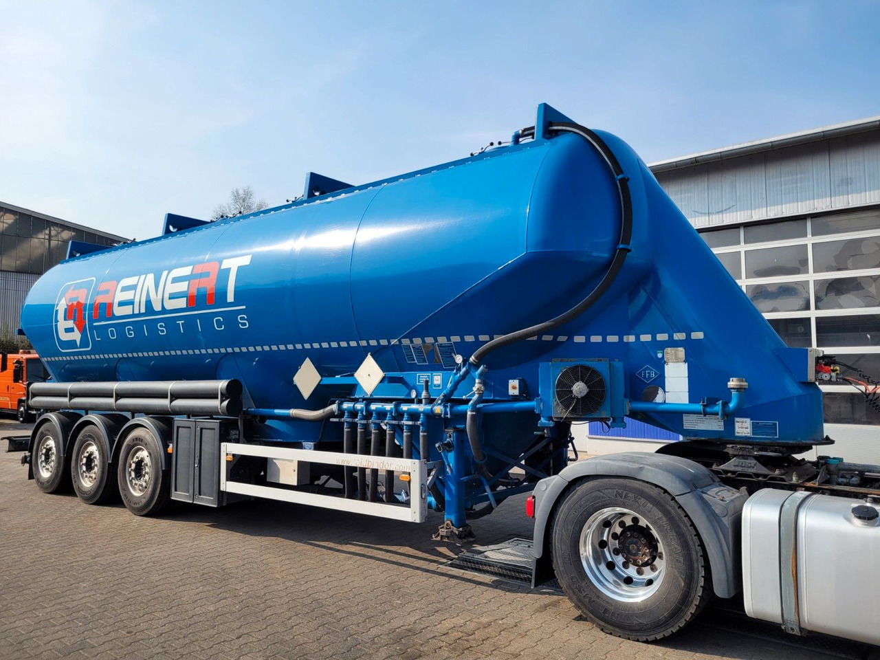 Feldbinder EUT 56.3 Liegend Silo mit ADR AT *56.000 L - Silos poluprikolica: slika Feldbinder EUT 56.3 Liegend Silo mit ADR AT *56.000 L - Silos poluprikolica Feldbinder EUT 56.3 Liegend Silo mit ADR AT *56.000 L - Silos poluprikolica: slika Feldbinder EUT 56.3 Liegend Silo mit ADR AT *56.000 L - Silos poluprikolica