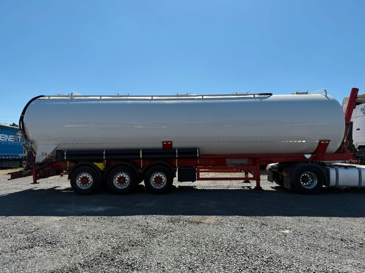 Feldbinder KIP 60.3 Silo 60.000 L 3 Achse ADR - Silos poluprikolica: slika Feldbinder KIP 60.3 Silo 60.000 L 3 Achse ADR - Silos poluprikolica Feldbinder KIP 60.3 Silo 60.000 L 3 Achse ADR - Silos poluprikolica: slika Feldbinder KIP 60.3 Silo 60.000 L 3 Achse ADR - Silos poluprikolica