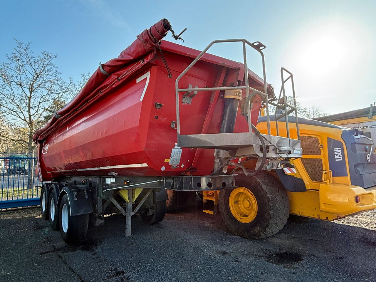 Fliegl DHKA 390 Kippauflieger 3 Achse - Kiper poluprikolica: slika Fliegl DHKA 390 Kippauflieger 3 Achse - Kiper poluprikolica Fliegl DHKA 390 Kippauflieger 3 Achse - Kiper poluprikolica: slika Fliegl DHKA 390 Kippauflieger 3 Achse - Kiper poluprikolica