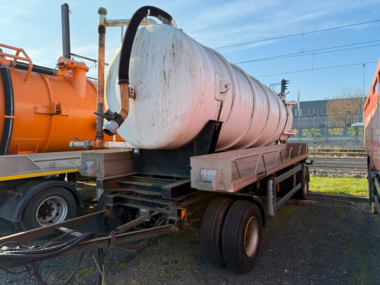 Hüffermann HSD181D Tankanhänger für nicht GGVS Güter - Prikolica cisterna: slika Hüffermann HSD181D Tankanhänger für nicht GGVS Güter - Prikolica cisterna Hüffermann HSD181D Tankanhänger für nicht GGVS Güter - Prikolica cisterna: slika Hüffermann HSD181D Tankanhänger für nicht GGVS Güter - Prikolica cisterna
