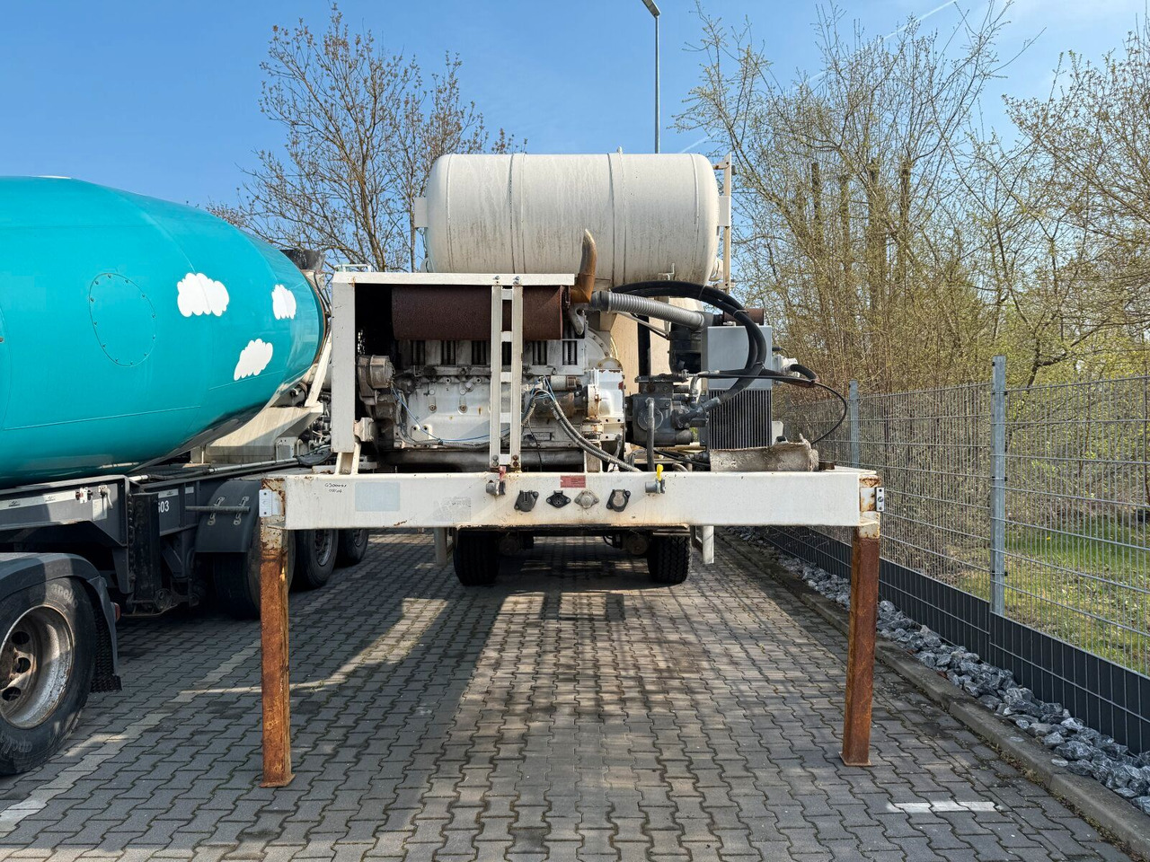 Intermix 10 m³ Betonmischer Auflieger mit Motor - Automješalica: slika Intermix 10 m³ Betonmischer Auflieger mit Motor - Automješalica Intermix 10 m³ Betonmischer Auflieger mit Motor - Automješalica: slika Intermix 10 m³ Betonmischer Auflieger mit Motor - Automješalica