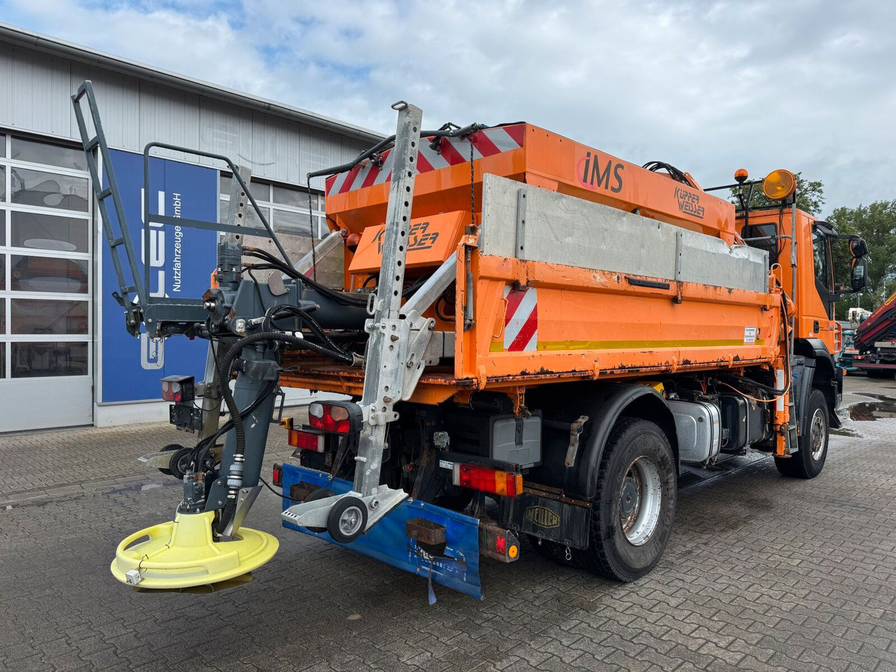Iveco TRAKKER Kipper Kran TEREX 85.2 Winterdienst - Kiper, Kamion s kranom: slika Iveco TRAKKER Kipper Kran TEREX 85.2 Winterdienst - Kiper, Kamion s kranom Iveco TRAKKER Kipper Kran TEREX 85.2 Winterdienst - Kiper, Kamion s kranom: slika Iveco TRAKKER Kipper Kran TEREX 85.2 Winterdienst - Kiper, Kamion s kranom