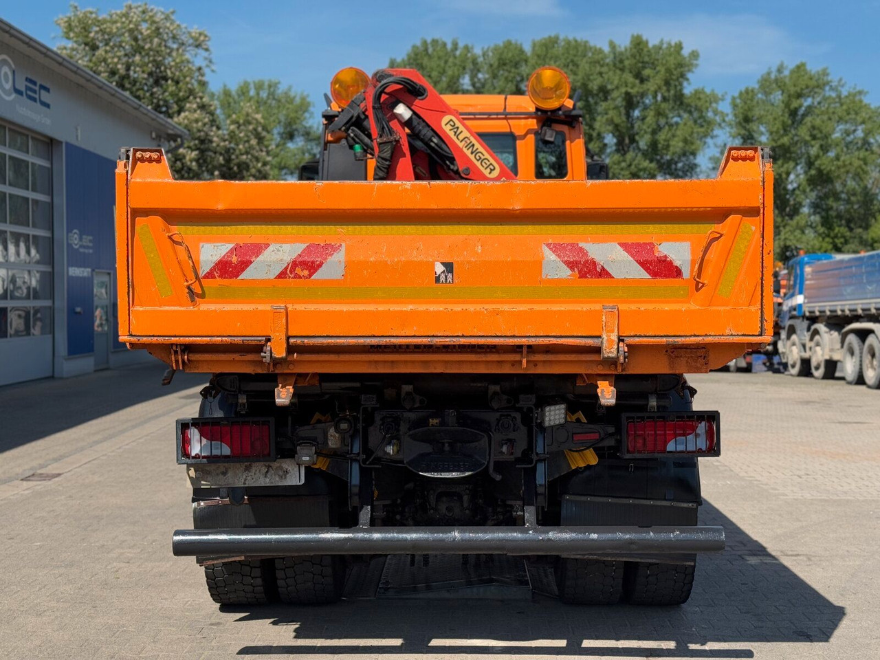 MAN TGA 18.360 4x4 Kipper Kran PALFINGER Winterd. - Kamion s kranom: slika MAN TGA 18.360 4x4 Kipper Kran PALFINGER Winterd. - Kamion s kranom MAN TGA 18.360 4x4 Kipper Kran PALFINGER Winterd. - Kamion s kranom: slika MAN TGA 18.360 4x4 Kipper Kran PALFINGER Winterd. - Kamion s kranom