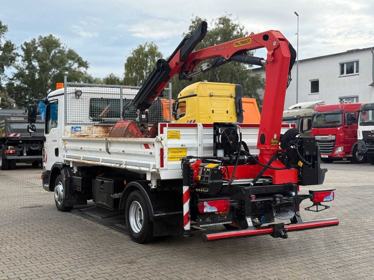 MAN TGL 8.220 4x2 Kipper Kran Palfinger 7.001-K A - Kamion s kranom, Kiper: slika MAN TGL 8.220 4x2 Kipper Kran Palfinger 7.001-K A - Kamion s kranom, Kiper MAN TGL 8.220 4x2 Kipper Kran Palfinger 7.001-K A - Kamion s kranom, Kiper: slika MAN TGL 8.220 4x2 Kipper Kran Palfinger 7.001-K A - Kamion s kranom, Kiper