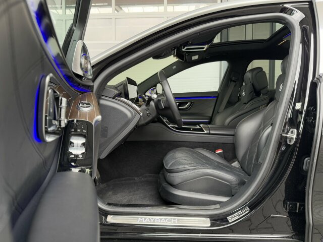 Maybach Mercedes Benz S680 Maybach V12 High-End -Paket - Limuzina: slika Maybach Mercedes Benz S680 Maybach V12 High-End -Paket - Limuzina Maybach Mercedes Benz S680 Maybach V12 High-End -Paket - Limuzina: slika Maybach Mercedes Benz S680 Maybach V12 High-End -Paket - Limuzina