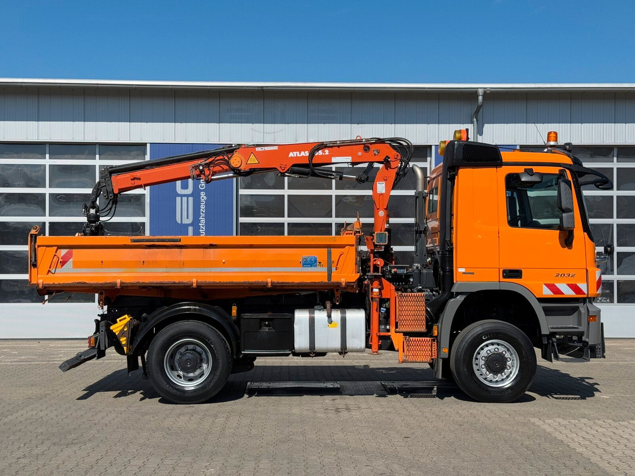 Mercedes-Benz ACTROS 2044 4x4 Kipper Kran ATLAS 65.2 A2L - Kamion s kranom: slika Mercedes-Benz ACTROS 2044 4x4 Kipper Kran ATLAS 65.2 A2L - Kamion s kranom Mercedes-Benz ACTROS 2044 4x4 Kipper Kran ATLAS 65.2 A2L - Kamion s kranom: slika Mercedes-Benz ACTROS 2044 4x4 Kipper Kran ATLAS 65.2 A2L - Kamion s kranom