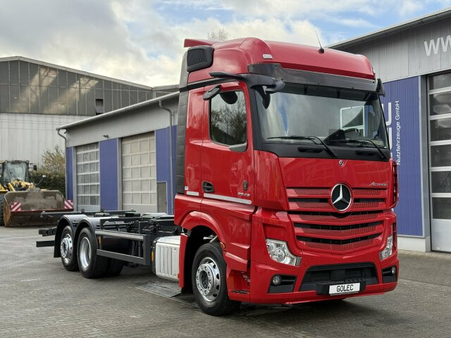Mercedes-Benz ACTROS 2543 6x2 Wechselaufbau BDF AHK 2 Betten - Transporter kontejnera/ Kamion s izmjenjivim sanducima: slika Mercedes-Benz ACTROS 2543 6x2 Wechselaufbau BDF AHK 2 Betten - Transporter kontejnera/ Kamion s izmjenjivim sanducima Mercedes-Benz ACTROS 2543 6x2 Wechselaufbau BDF AHK 2 Betten - Transporter kontejnera/ Kamion s izmjenjivim sanducima: slika Mercedes-Benz ACTROS 2543 6x2 Wechselaufbau BDF AHK 2 Betten - Transporter kontejnera/ Kamion s izmjenjivim sanducima