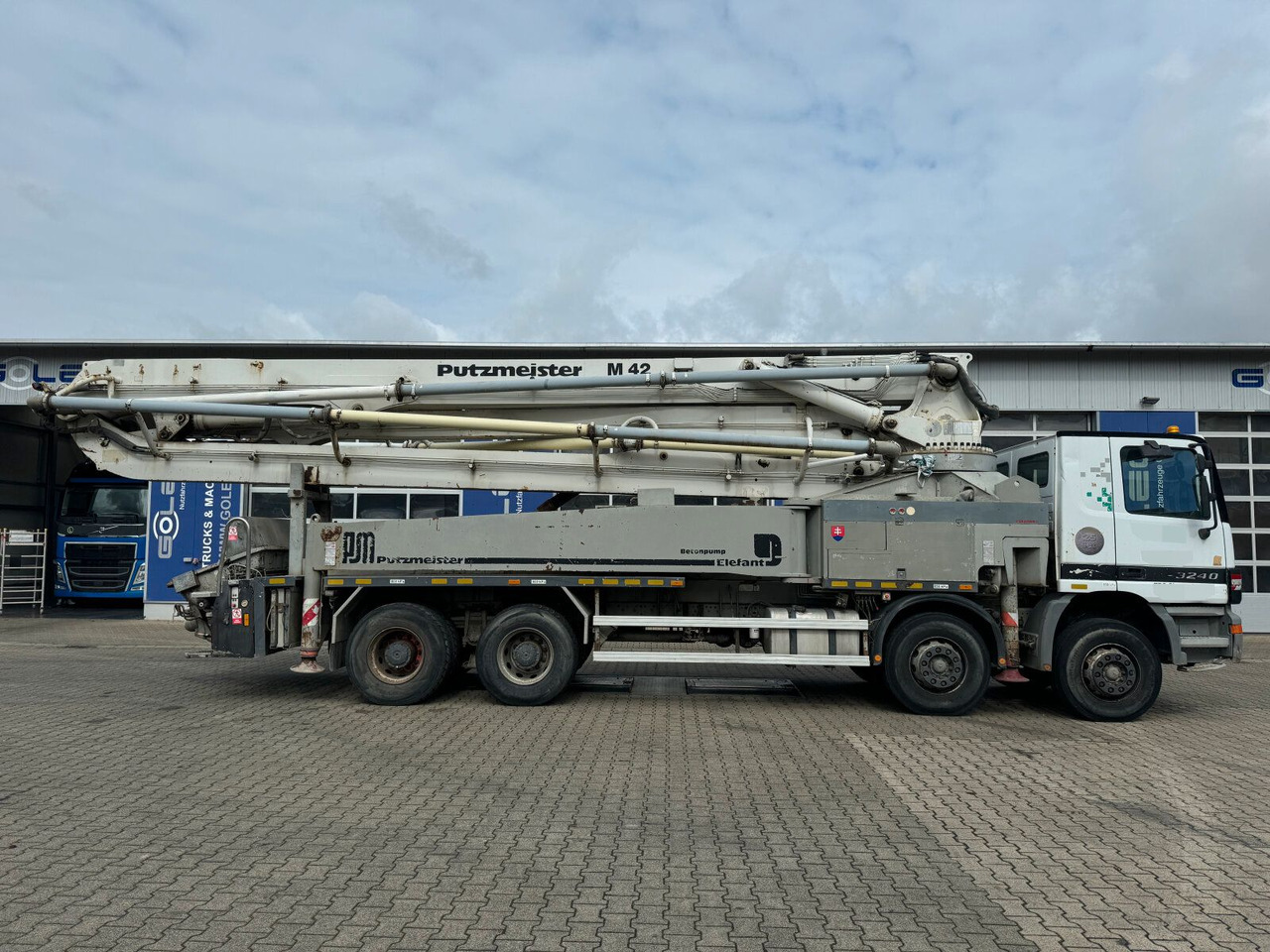 Mercedes-Benz ACTROS 3240 8x4 Betonpumpe PUTZMEISTER BSF 42 M - Beton pumpa: slika Mercedes-Benz ACTROS 3240 8x4 Betonpumpe PUTZMEISTER BSF 42 M - Beton pumpa Mercedes-Benz ACTROS 3240 8x4 Betonpumpe PUTZMEISTER BSF 42 M - Beton pumpa: slika Mercedes-Benz ACTROS 3240 8x4 Betonpumpe PUTZMEISTER BSF 42 M - Beton pumpa