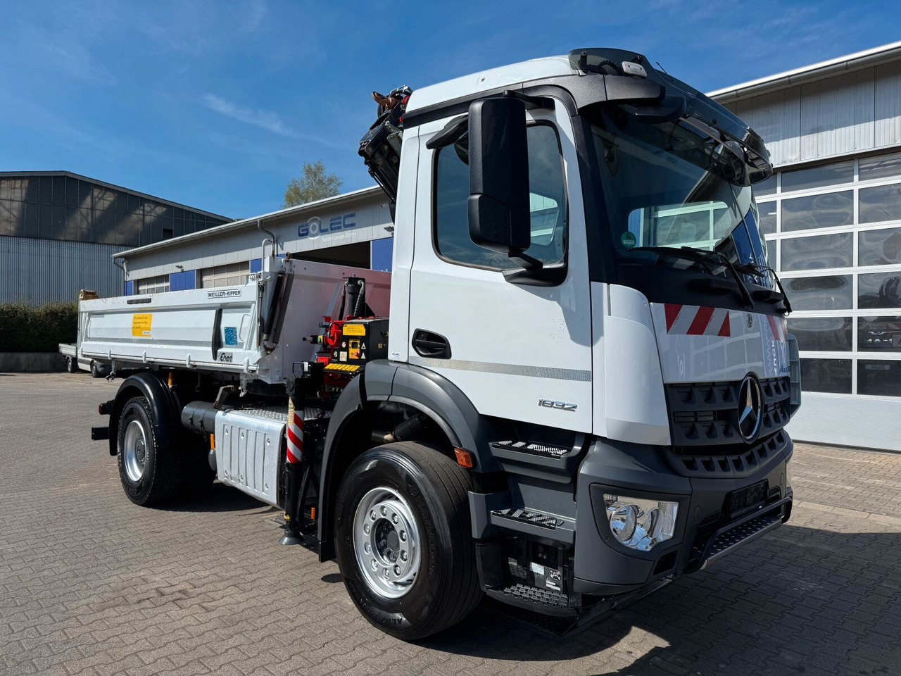 Mercedes-Benz AROCS 1832 4x2 Euro 6 Kipper Kran FASSI F120FB - Kiper, Kamion s kranom: slika Mercedes-Benz AROCS 1832 4x2 Euro 6 Kipper Kran FASSI F120FB - Kiper, Kamion s kranom Mercedes-Benz AROCS 1832 4x2 Euro 6 Kipper Kran FASSI F120FB - Kiper, Kamion s kranom: slika Mercedes-Benz AROCS 1832 4x2 Euro 6 Kipper Kran FASSI F120FB - Kiper, Kamion s kranom
