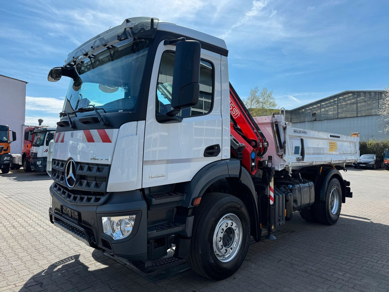 Mercedes-Benz AROCS 1832 4x2 Euro 6 Kipper Kran FASSI F120FB - Kiper, Kamion s kranom: slika Mercedes-Benz AROCS 1832 4x2 Euro 6 Kipper Kran FASSI F120FB - Kiper, Kamion s kranom Mercedes-Benz AROCS 1832 4x2 Euro 6 Kipper Kran FASSI F120FB - Kiper, Kamion s kranom: slika Mercedes-Benz AROCS 1832 4x2 Euro 6 Kipper Kran FASSI F120FB - Kiper, Kamion s kranom