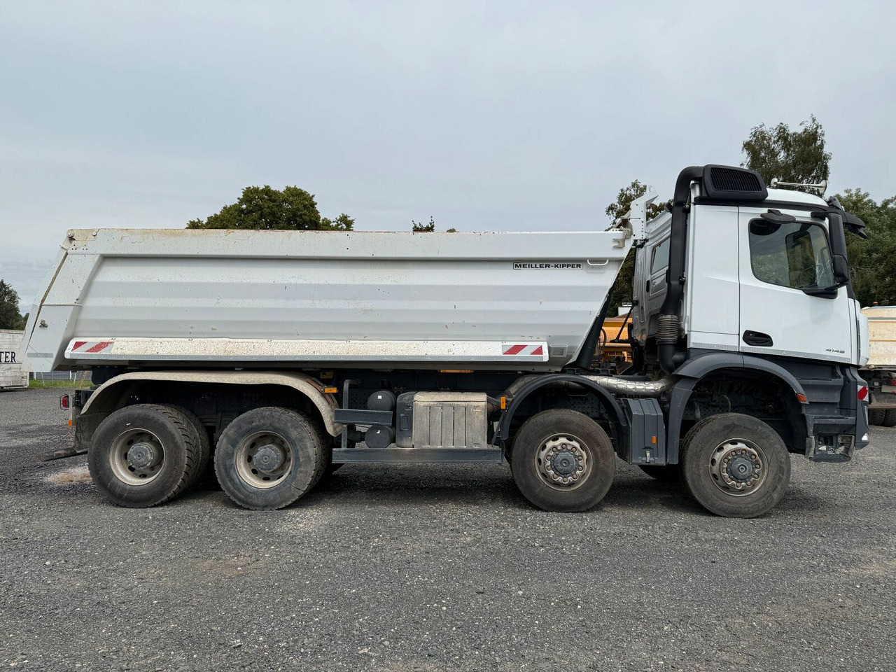 Mercedes-Benz AROCS 4145 8x8 Meiller Muldenkipper - Utovarivač s proklizavajućim upravljanjem: slika Mercedes-Benz AROCS 4145 8x8 Meiller Muldenkipper - Utovarivač s proklizavajućim upravljanjem Mercedes-Benz AROCS 4145 8x8 Meiller Muldenkipper - Utovarivač s proklizavajućim upravljanjem: slika Mercedes-Benz AROCS 4145 8x8 Meiller Muldenkipper - Utovarivač s proklizavajućim upravljanjem