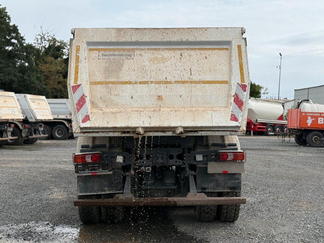 Mercedes-Benz AROCS 4145 8x8 Meiller Muldenkipper - Utovarivač s proklizavajućim upravljanjem: slika Mercedes-Benz AROCS 4145 8x8 Meiller Muldenkipper - Utovarivač s proklizavajućim upravljanjem Mercedes-Benz AROCS 4145 8x8 Meiller Muldenkipper - Utovarivač s proklizavajućim upravljanjem: slika Mercedes-Benz AROCS 4145 8x8 Meiller Muldenkipper - Utovarivač s proklizavajućim upravljanjem