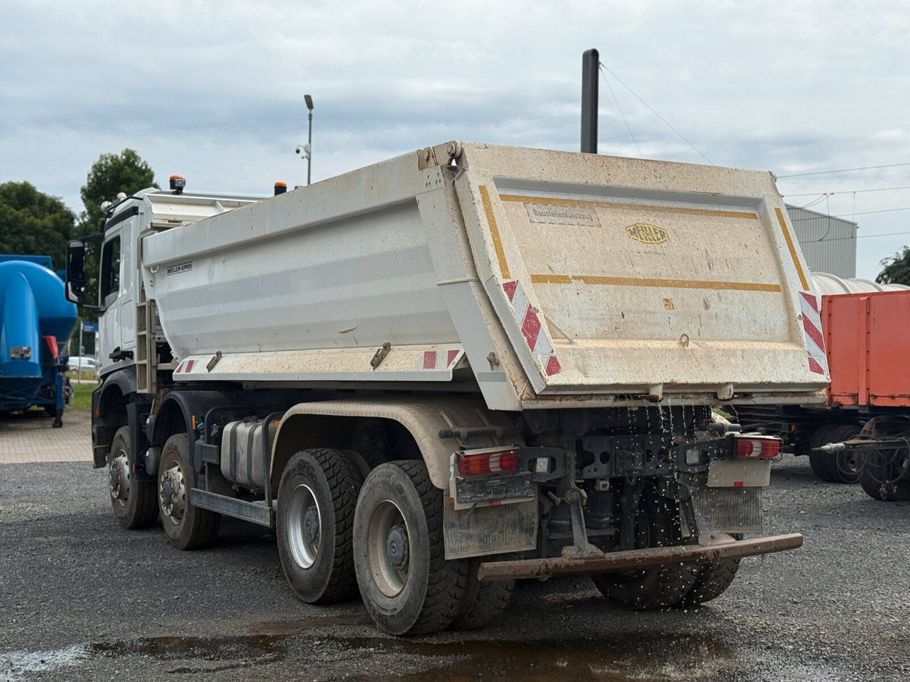 Mercedes-Benz AROCS 4145 8x8 Meiller Muldenkipper - Utovarivač s proklizavajućim upravljanjem: slika Mercedes-Benz AROCS 4145 8x8 Meiller Muldenkipper - Utovarivač s proklizavajućim upravljanjem Mercedes-Benz AROCS 4145 8x8 Meiller Muldenkipper - Utovarivač s proklizavajućim upravljanjem: slika Mercedes-Benz AROCS 4145 8x8 Meiller Muldenkipper - Utovarivač s proklizavajućim upravljanjem