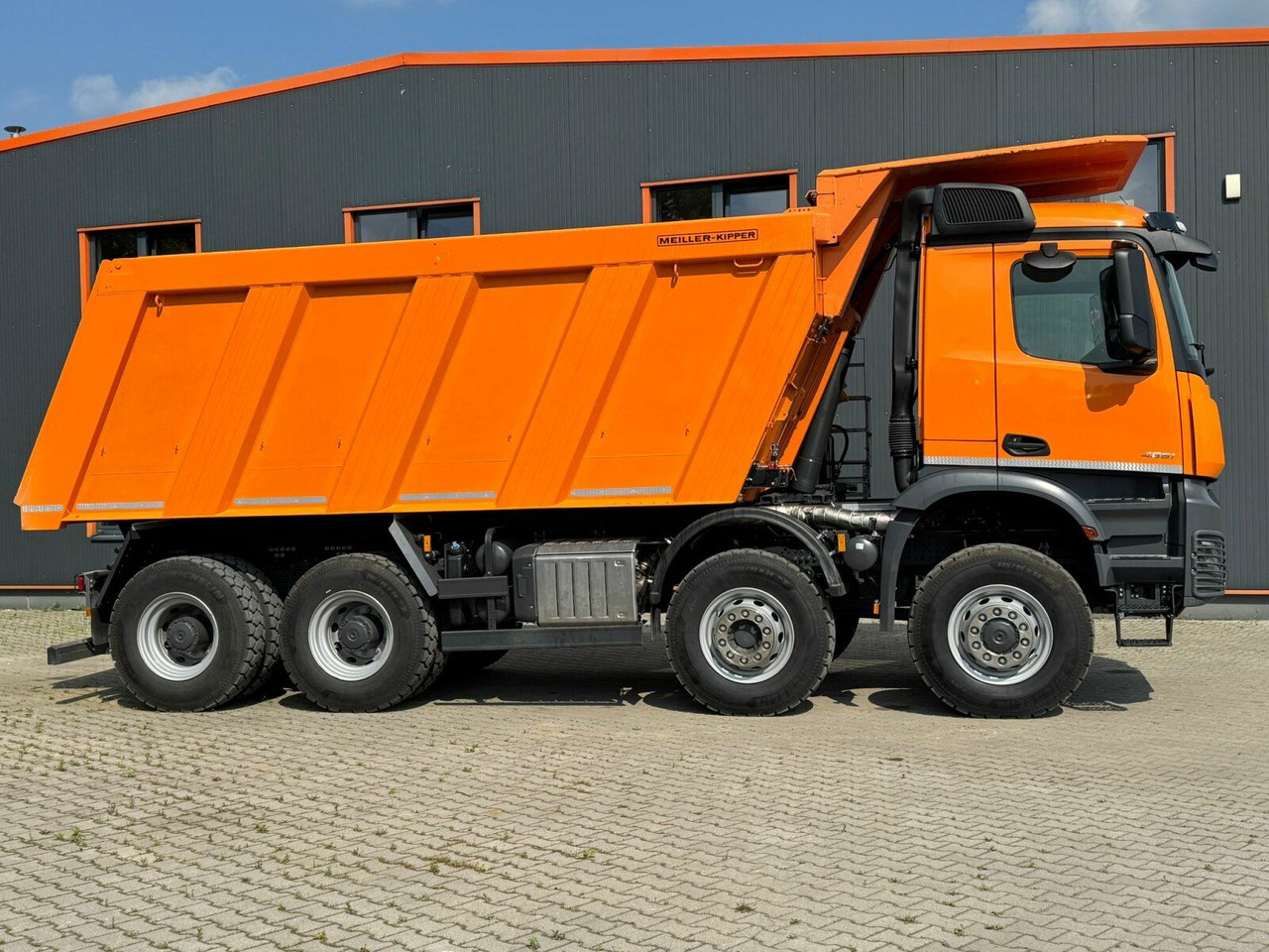 Mercedes-Benz AROCS 4851 8x6 Euro 6 Gesteinkipper MEILLER 25m³ - Kiper: slika Mercedes-Benz AROCS 4851 8x6 Euro 6 Gesteinkipper MEILLER 25m³ - Kiper Mercedes-Benz AROCS 4851 8x6 Euro 6 Gesteinkipper MEILLER 25m³ - Kiper: slika Mercedes-Benz AROCS 4851 8x6 Euro 6 Gesteinkipper MEILLER 25m³ - Kiper
