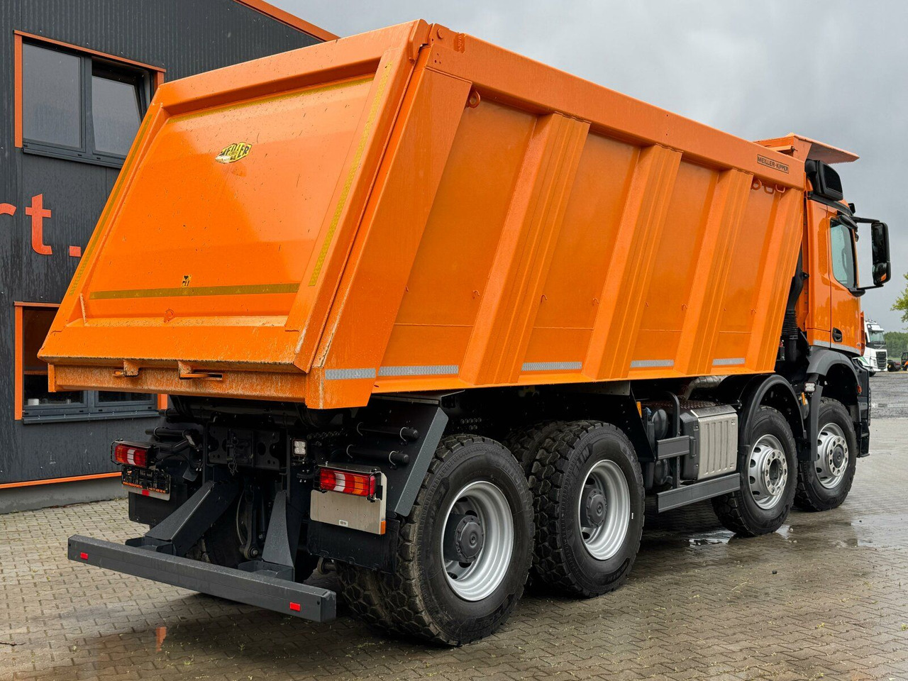 Mercedes-Benz AROCS 4851 8x6 Euro 6 Gesteinkipper MEILLER - Kiper: slika Mercedes-Benz AROCS 4851 8x6 Euro 6 Gesteinkipper MEILLER - Kiper Mercedes-Benz AROCS 4851 8x6 Euro 6 Gesteinkipper MEILLER - Kiper: slika Mercedes-Benz AROCS 4851 8x6 Euro 6 Gesteinkipper MEILLER - Kiper