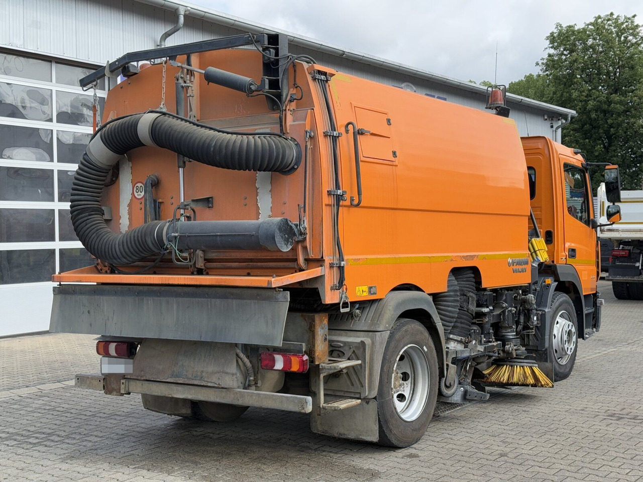 Mercedes-Benz ATEGO 1323 4x2 Kehrmaschine FAUN Viajet 6R/H - Cestovna čistilica: slika Mercedes-Benz ATEGO 1323 4x2 Kehrmaschine FAUN Viajet 6R/H - Cestovna čistilica Mercedes-Benz ATEGO 1323 4x2 Kehrmaschine FAUN Viajet 6R/H - Cestovna čistilica: slika Mercedes-Benz ATEGO 1323 4x2 Kehrmaschine FAUN Viajet 6R/H - Cestovna čistilica