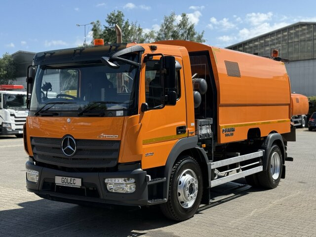 Mercedes-Benz ATEGO 1323 4x2 Kehrmaschine FAUN Viajet 6R/H - Cestovna čistilica: slika Mercedes-Benz ATEGO 1323 4x2 Kehrmaschine FAUN Viajet 6R/H - Cestovna čistilica Mercedes-Benz ATEGO 1323 4x2 Kehrmaschine FAUN Viajet 6R/H - Cestovna čistilica: slika Mercedes-Benz ATEGO 1323 4x2 Kehrmaschine FAUN Viajet 6R/H - Cestovna čistilica
