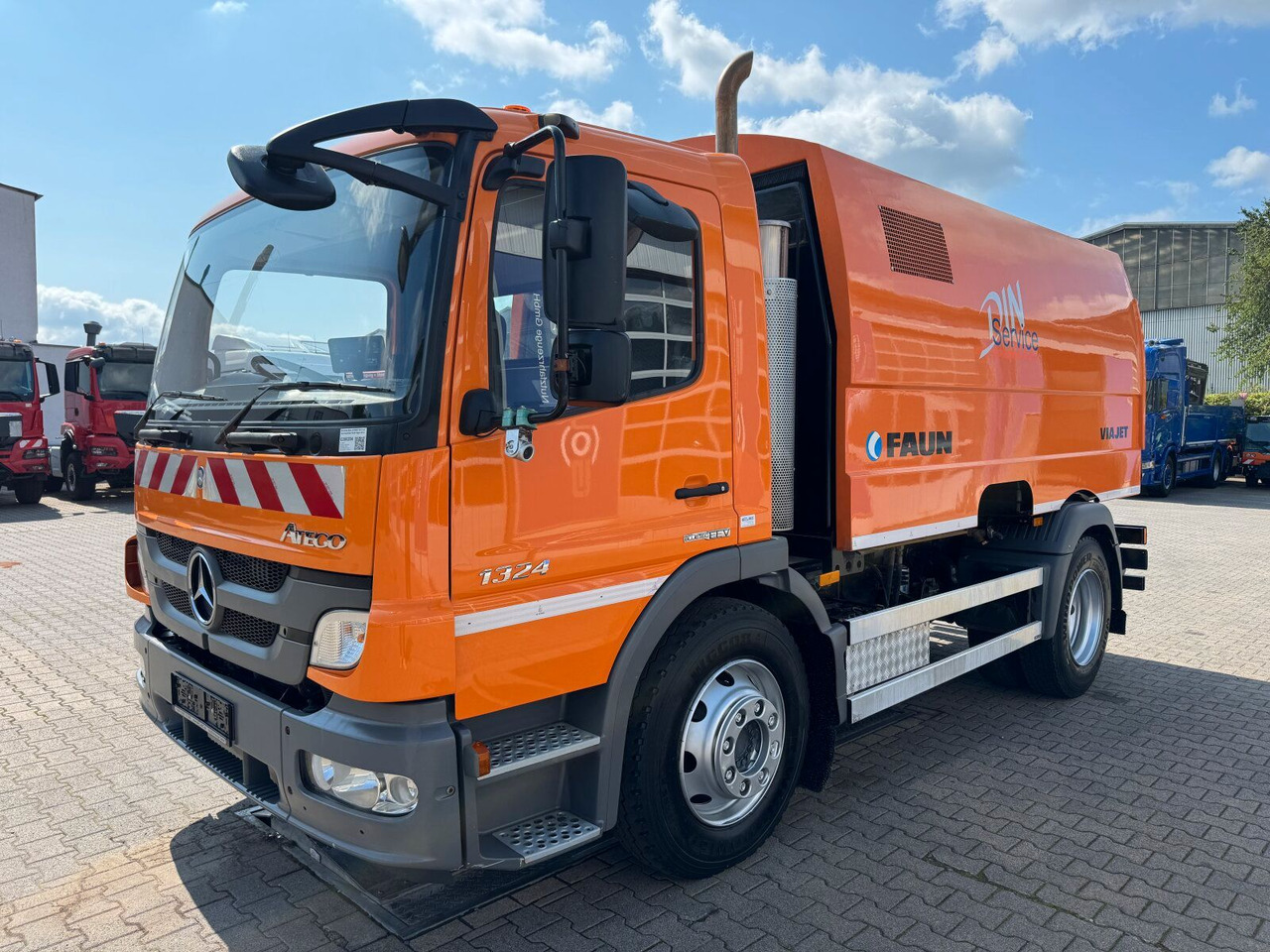 Mercedes-Benz ATEGO 1324 4x2 Kehrmaschine FAUN Viajet 6R/H - Cestovna čistilica: slika Mercedes-Benz ATEGO 1324 4x2 Kehrmaschine FAUN Viajet 6R/H - Cestovna čistilica Mercedes-Benz ATEGO 1324 4x2 Kehrmaschine FAUN Viajet 6R/H - Cestovna čistilica: slika Mercedes-Benz ATEGO 1324 4x2 Kehrmaschine FAUN Viajet 6R/H - Cestovna čistilica