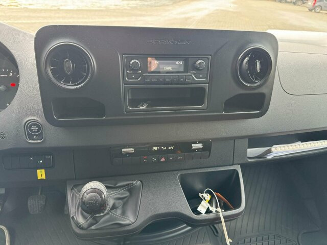 Mercedes-Benz Sprinter 316 CDI mit Versalift VTL-39-135 - Podizna platforma montirana na kamion: slika Mercedes-Benz Sprinter 316 CDI mit Versalift VTL-39-135 - Podizna platforma montirana na kamion Mercedes-Benz Sprinter 316 CDI mit Versalift VTL-39-135 - Podizna platforma montirana na kamion: slika Mercedes-Benz Sprinter 316 CDI mit Versalift VTL-39-135 - Podizna platforma montirana na kamion