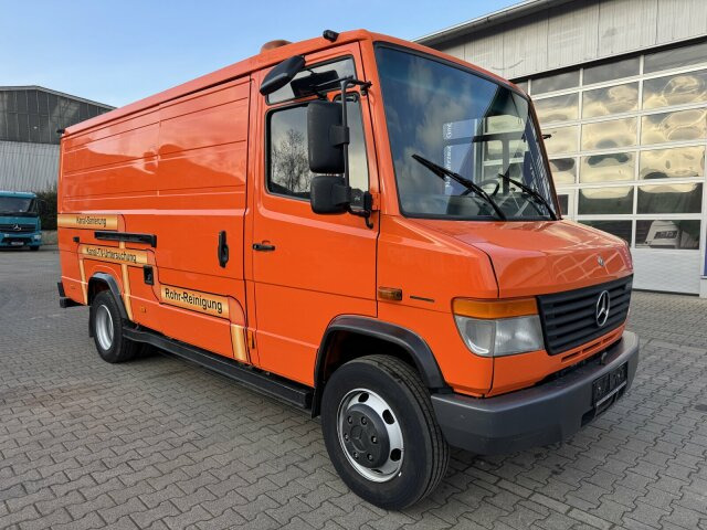 Mercedes-Benz Vario 818D Kanalreiniger Rockstroh Drain Jet 100 - Vakum kamion: slika Mercedes-Benz Vario 818D Kanalreiniger Rockstroh Drain Jet 100 - Vakum kamion Mercedes-Benz Vario 818D Kanalreiniger Rockstroh Drain Jet 100 - Vakum kamion: slika Mercedes-Benz Vario 818D Kanalreiniger Rockstroh Drain Jet 100 - Vakum kamion