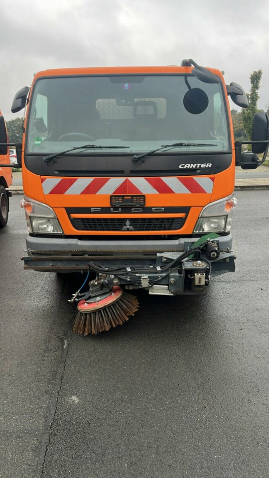 Mitsubishi Canter FUSO Kehrmaschine BROCK SL140 4 m³ - Cestovna čistilica: slika Mitsubishi Canter FUSO Kehrmaschine BROCK SL140 4 m³ - Cestovna čistilica Mitsubishi Canter FUSO Kehrmaschine BROCK SL140 4 m³ - Cestovna čistilica: slika Mitsubishi Canter FUSO Kehrmaschine BROCK SL140 4 m³ - Cestovna čistilica