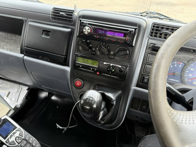 Mitsubishi Canter FUSO Kehrmaschine BROCK SL140 4 m³ - Cestovna čistilica: slika Mitsubishi Canter FUSO Kehrmaschine BROCK SL140 4 m³ - Cestovna čistilica Mitsubishi Canter FUSO Kehrmaschine BROCK SL140 4 m³ - Cestovna čistilica: slika Mitsubishi Canter FUSO Kehrmaschine BROCK SL140 4 m³ - Cestovna čistilica