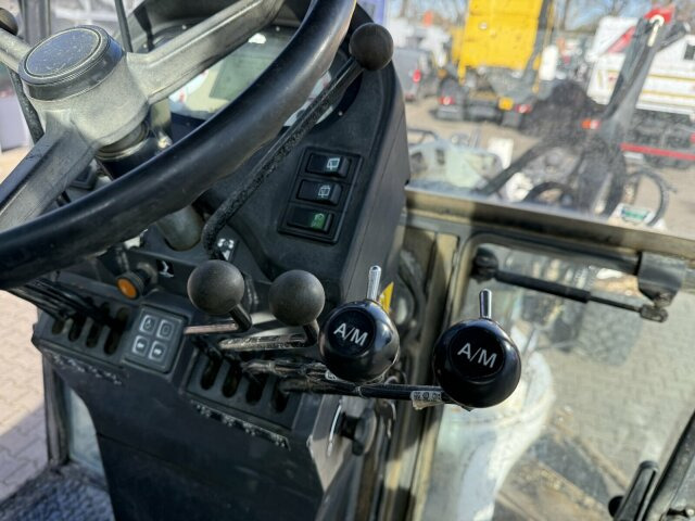 New Holland F106.6A alrrad 6x6 Grader 12 Ton - 10.700 Std - Grejder: slika New Holland F106.6A alrrad 6x6 Grader 12 Ton - 10.700 Std - Grejder New Holland F106.6A alrrad 6x6 Grader 12 Ton - 10.700 Std - Grejder: slika New Holland F106.6A alrrad 6x6 Grader 12 Ton - 10.700 Std - Grejder