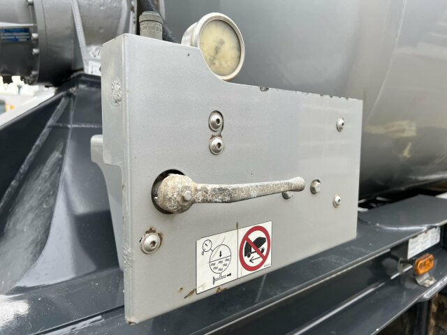 Schwing Stetter Betonmischer Auflieger 10 m³ - Poluprikolica mikser: slika Schwing Stetter Betonmischer Auflieger 10 m³ - Poluprikolica mikser Schwing Stetter Betonmischer Auflieger 10 m³ - Poluprikolica mikser: slika Schwing Stetter Betonmischer Auflieger 10 m³ - Poluprikolica mikser
