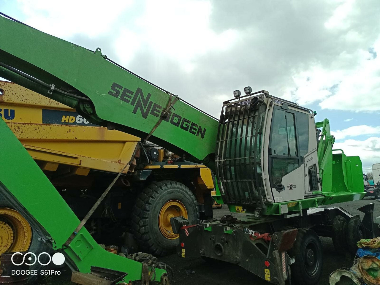 Sennebogen 818-E Umschlagbagger - 83 Ton - mit Greifer - Bager na kotačima: slika Sennebogen 818-E Umschlagbagger - 83 Ton - mit Greifer - Bager na kotačima Sennebogen 818-E Umschlagbagger - 83 Ton - mit Greifer - Bager na kotačima: slika Sennebogen 818-E Umschlagbagger - 83 Ton - mit Greifer - Bager na kotačima