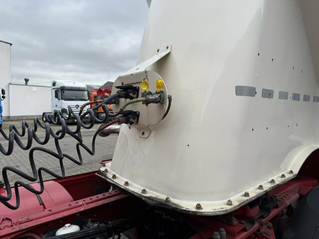 DAF XF480 FT 4x2 SZM Euro 6 ADR - Tegljač: slika DAF XF480 FT 4x2 SZM Euro 6 ADR - Tegljač DAF XF480 FT 4x2 SZM Euro 6 ADR - Tegljač: slika DAF XF480 FT 4x2 SZM Euro 6 ADR - Tegljač