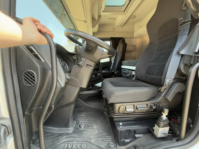Iveco S-WAY 4x4H Zugmaschine Euro 6 *Kippauflieger - Tegljač: slika Iveco S-WAY 4x4H Zugmaschine Euro 6 *Kippauflieger - Tegljač Iveco S-WAY 4x4H Zugmaschine Euro 6 *Kippauflieger - Tegljač: slika Iveco S-WAY 4x4H Zugmaschine Euro 6 *Kippauflieger - Tegljač