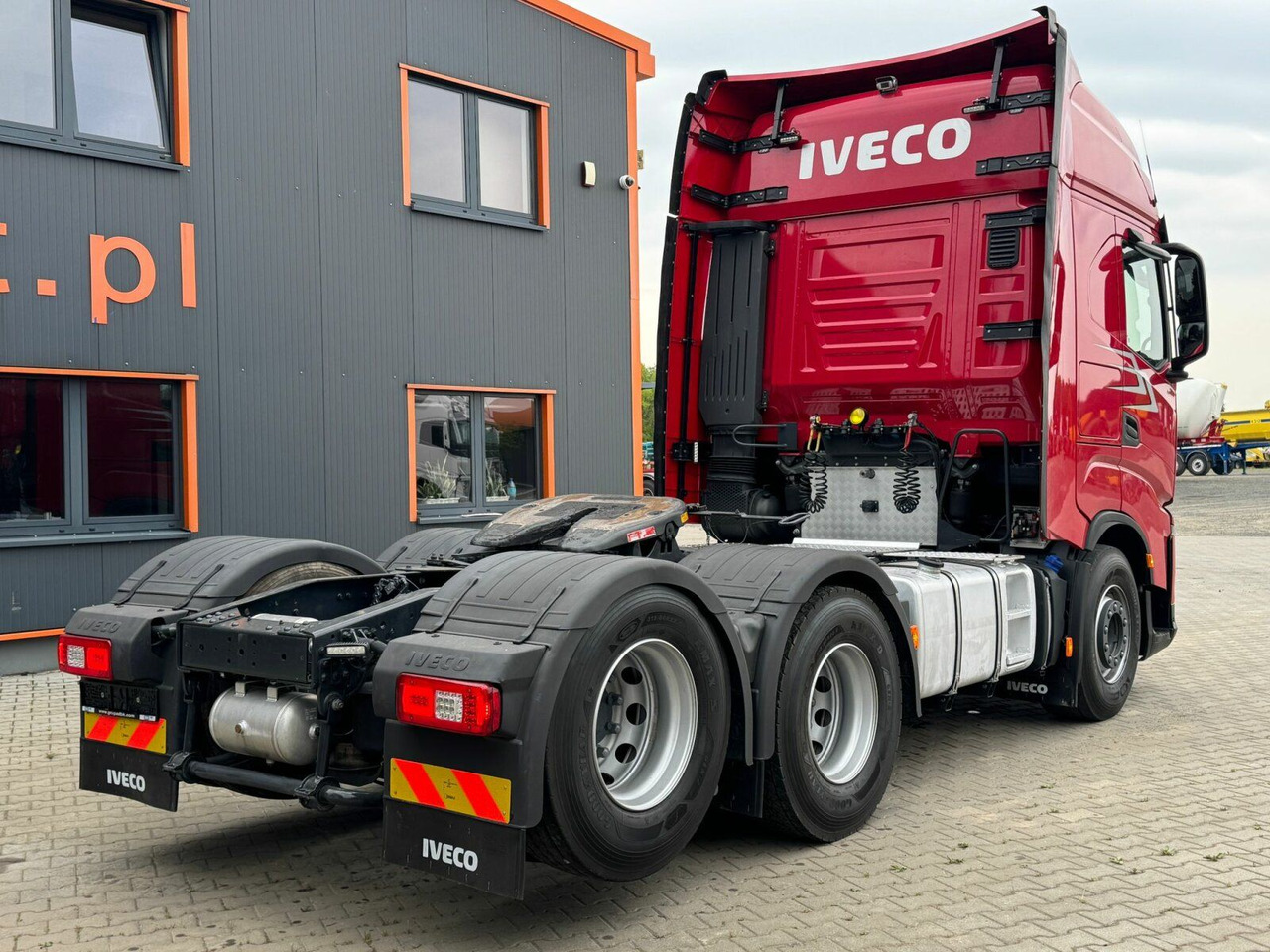 Iveco S-WAY 570 6x2 EURO6 BOOGIE Kipphydraulik - Tegljač: slika Iveco S-WAY 570 6x2 EURO6 BOOGIE Kipphydraulik - Tegljač Iveco S-WAY 570 6x2 EURO6 BOOGIE Kipphydraulik - Tegljač: slika Iveco S-WAY 570 6x2 EURO6 BOOGIE Kipphydraulik - Tegljač