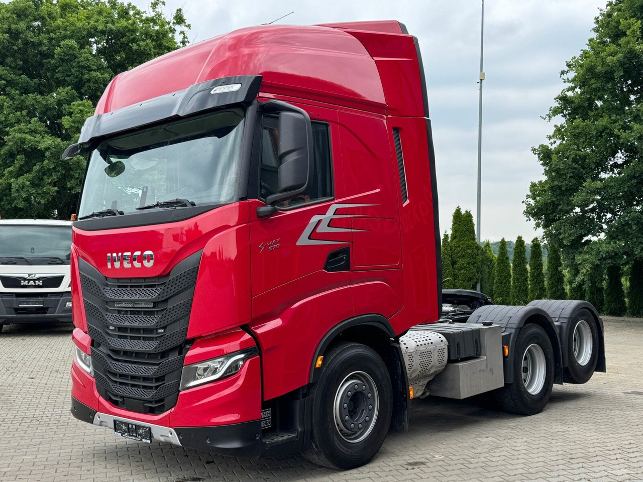 Iveco S-WAY 570 6x2 EURO6 BOOGIE Kipphydraulik - Tegljač: slika Iveco S-WAY 570 6x2 EURO6 BOOGIE Kipphydraulik - Tegljač Iveco S-WAY 570 6x2 EURO6 BOOGIE Kipphydraulik - Tegljač: slika Iveco S-WAY 570 6x2 EURO6 BOOGIE Kipphydraulik - Tegljač