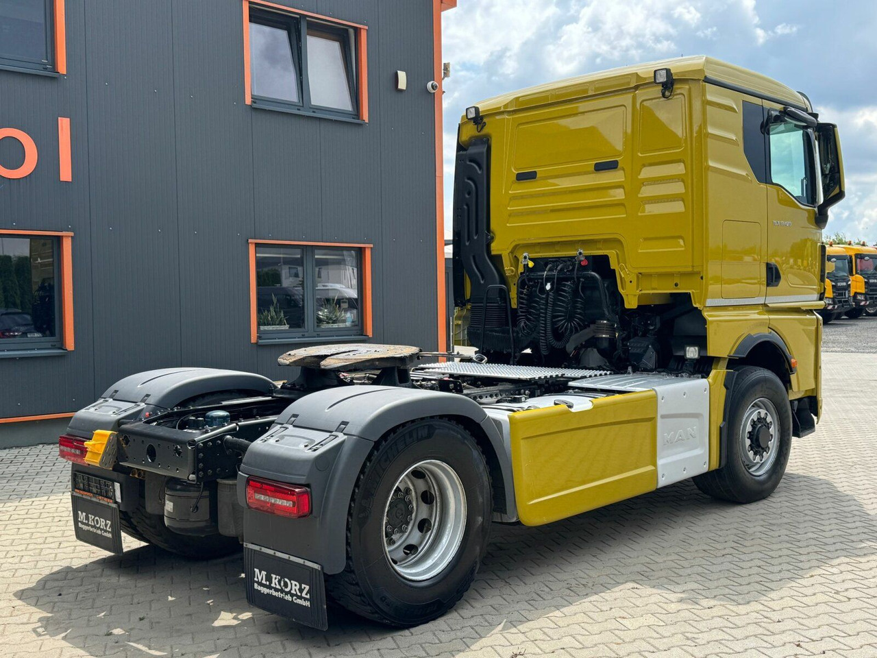 MAN TGX 18.470 4x4H SZM - Kipphyd. Euro 6 *Kippaufl. - Tegljač: slika MAN TGX 18.470 4x4H SZM - Kipphyd. Euro 6 *Kippaufl. - Tegljač MAN TGX 18.470 4x4H SZM - Kipphyd. Euro 6 *Kippaufl. - Tegljač: slika MAN TGX 18.470 4x4H SZM - Kipphyd. Euro 6 *Kippaufl. - Tegljač