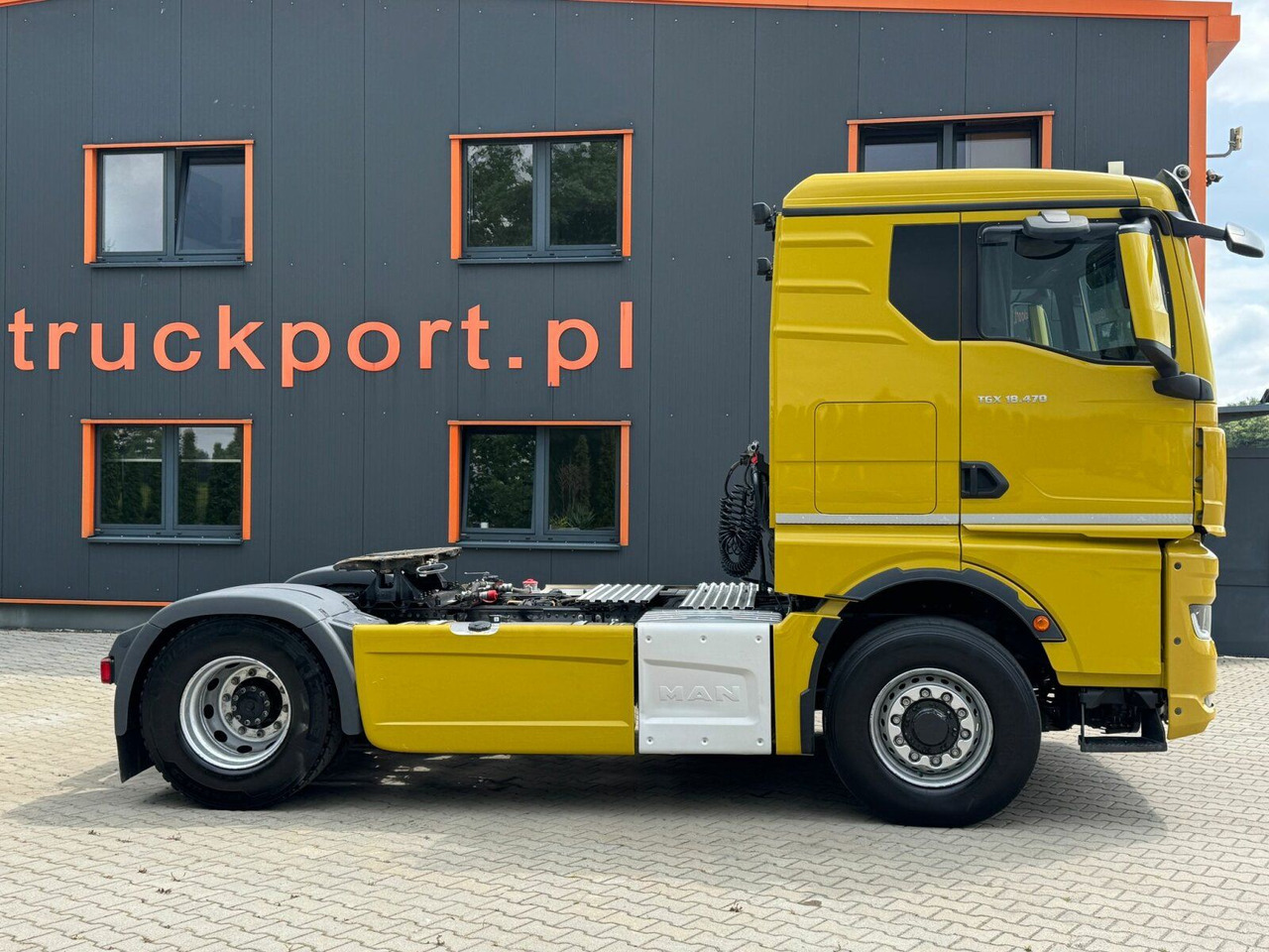 MAN TGX 18.470 4x4H SZM - Kipphyd. Euro 6 *Kippaufl. - Tegljač: slika MAN TGX 18.470 4x4H SZM - Kipphyd. Euro 6 *Kippaufl. - Tegljač MAN TGX 18.470 4x4H SZM - Kipphyd. Euro 6 *Kippaufl. - Tegljač: slika MAN TGX 18.470 4x4H SZM - Kipphyd. Euro 6 *Kippaufl. - Tegljač