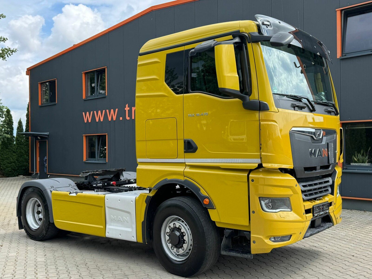 MAN TGX 18.470 4x4H SZM - Kipphyd. Euro 6 *Kippaufl. - Tegljač: slika MAN TGX 18.470 4x4H SZM - Kipphyd. Euro 6 *Kippaufl. - Tegljač MAN TGX 18.470 4x4H SZM - Kipphyd. Euro 6 *Kippaufl. - Tegljač: slika MAN TGX 18.470 4x4H SZM - Kipphyd. Euro 6 *Kippaufl. - Tegljač