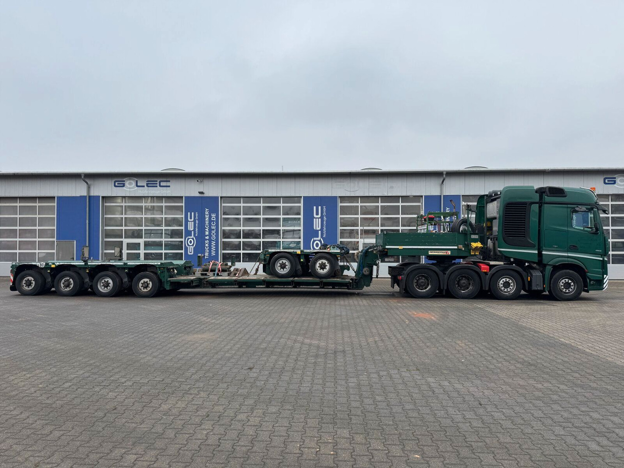Mercedes-Benz ACTROS 4163 8x4 Schwerlast +Tieflader 4+2 *83 T - Tegljač: slika Mercedes-Benz ACTROS 4163 8x4 Schwerlast +Tieflader 4+2 *83 T - Tegljač Mercedes-Benz ACTROS 4163 8x4 Schwerlast +Tieflader 4+2 *83 T - Tegljač: slika Mercedes-Benz ACTROS 4163 8x4 Schwerlast +Tieflader 4+2 *83 T - Tegljač