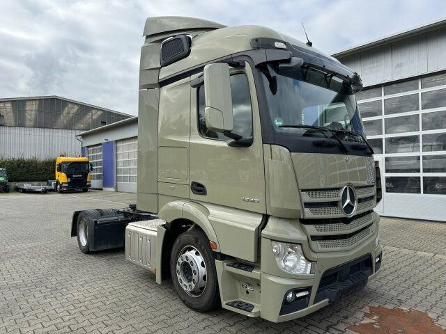 Mercedes-Benz Actros 1840 4x2 SZM Mega *Retarder - Tegljač: slika Mercedes-Benz Actros 1840 4x2 SZM Mega *Retarder - Tegljač Mercedes-Benz Actros 1840 4x2 SZM Mega *Retarder - Tegljač: slika Mercedes-Benz Actros 1840 4x2 SZM Mega *Retarder - Tegljač
