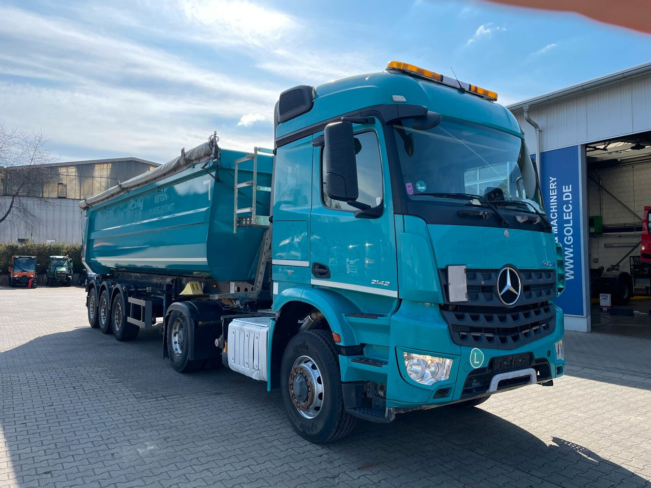 Mercedes-Benz Arocs 2142 4x4H SZM Euro 6 Kipphydraulik - Tegljač: slika Mercedes-Benz Arocs 2142 4x4H SZM Euro 6 Kipphydraulik - Tegljač Mercedes-Benz Arocs 2142 4x4H SZM Euro 6 Kipphydraulik - Tegljač: slika Mercedes-Benz Arocs 2142 4x4H SZM Euro 6 Kipphydraulik - Tegljač