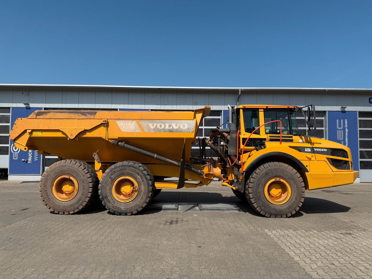 Volvo A25G Dumper 10.066 h Baujahr 2021 - Zglobni istovarivač: slika Volvo A25G Dumper 10.066 h Baujahr 2021 - Zglobni istovarivač Volvo A25G Dumper 10.066 h Baujahr 2021 - Zglobni istovarivač: slika Volvo A25G Dumper 10.066 h Baujahr 2021 - Zglobni istovarivač