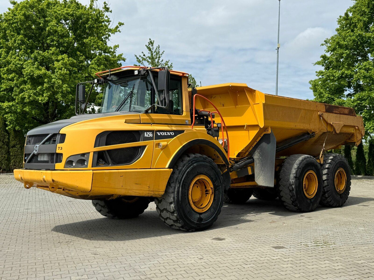 Volvo A25G Dumper 22,5 Ton 11.361 Stunden Volvo A25G Dumper 22,5 Ton 11.361 Stunden - Zglobni istovarivač: slika Volvo A25G Dumper 22,5 Ton 11.361 Stunden Volvo A25G Dumper 22,5 Ton 11.361 Stunden - Zglobni istovarivač Volvo A25G Dumper 22,5 Ton 11.361 Stunden Volvo A25G Dumper 22,5 Ton 11.361 Stunden - Zglobni istovarivač: slika Volvo A25G Dumper 22,5 Ton 11.361 Stunden Volvo A25G Dumper 22,5 Ton 11.361 Stunden - Zglobni istovarivač