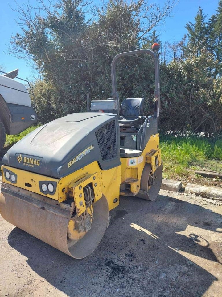 Bomag BW 120 AD-5 - Cestovni valjak: slika Bomag BW 120 AD-5 - Cestovni valjak Bomag BW 120 AD-5 - Cestovni valjak: slika Bomag BW 120 AD-5 - Cestovni valjak